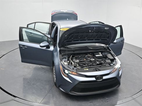 Used 2023 Toyota Corolla LE image 49