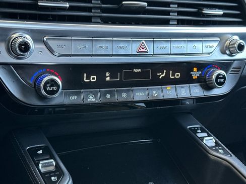 Used 2020 Kia Telluride SX w/ Towing Package FWD image 27