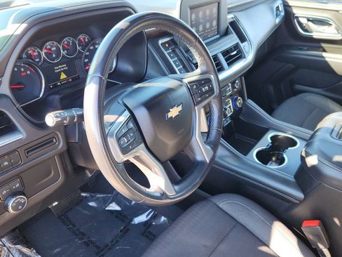 Used 2023 Chevrolet Tahoe LS image 3