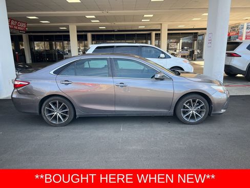 Used 2017 Toyota Camry XSE w/ Moonroof Package image 4