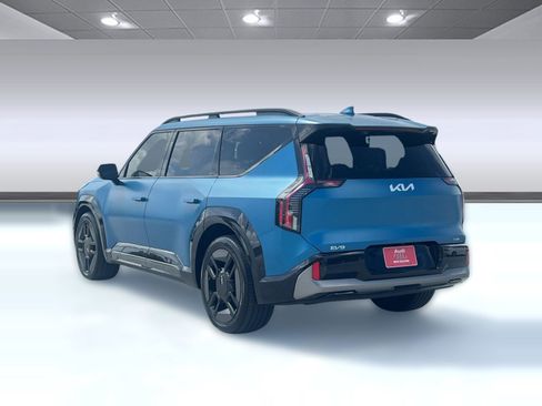 Used 2024 Kia EV9 GT-Line image 3
