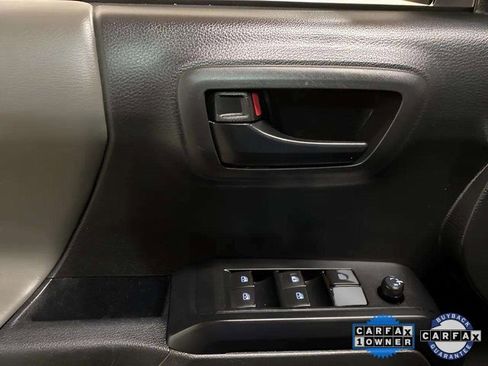 Used 2022 Toyota Tacoma SR image 29