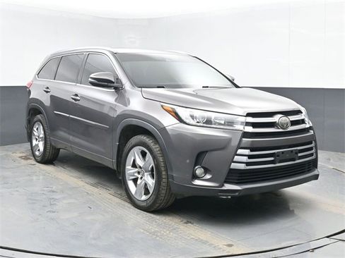Used 2017 Toyota Highlander Limited image 2