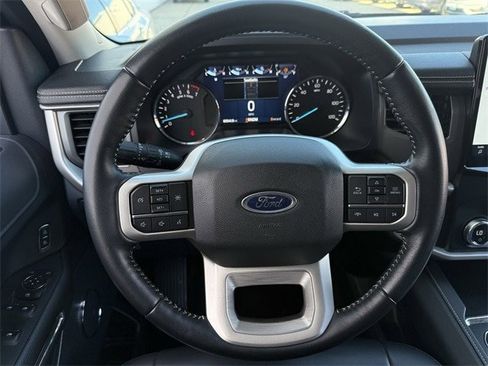 Used 2022 Ford Expedition XLT image 13