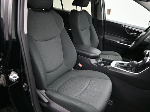 Used 2020 Toyota RAV4 XLE image 20