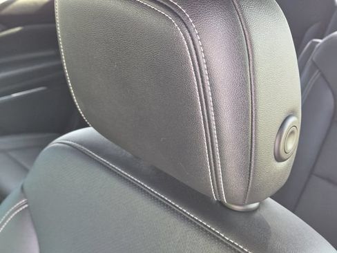 Used 2025 Chevrolet Traverse LT w/ Sun and Wheel Package FWD image 15