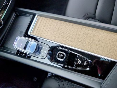 New 2026 Volvo XC60 B5 Plus w/ Protection Package Premier image 26