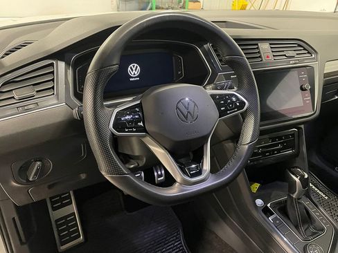 Used 2022 Volkswagen Tiguan SEL R-Line image 21