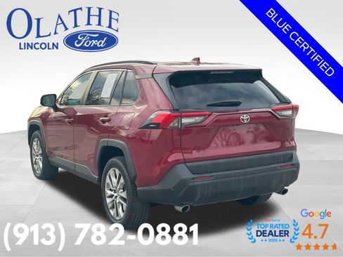Used 2020 Toyota RAV4 XLE Premium image 4