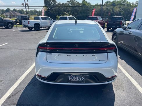 New 2026 Toyota Prius XLE FWD image 12