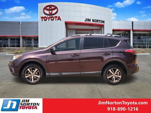 Used 2018 Toyota RAV4 XLE w/ Plus Extra Value Package FWD image 5