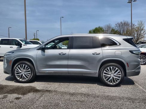 New 2026 Buick Enclave Avenir w/ Super Cruise Package FWD image 5