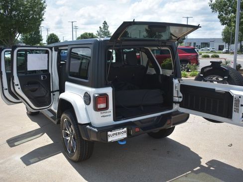 Used 2024 Jeep Wrangler Unlimited AWD/4WD image 16