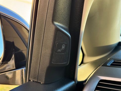 Used 2015 Honda Odyssey Touring Elite image 33