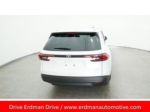 Certified 2024 Toyota Grand Highlander XLE image 7