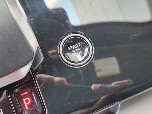 Used 2025 Land Rover Range Rover Sport SE image 20