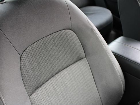 Used 2025 Nissan Altima 2.5 SV FWD image 19