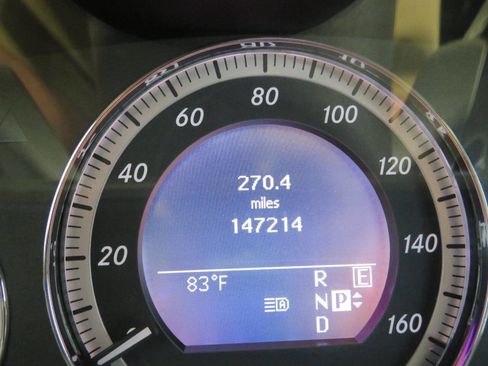 Used 2011 Mercedes-Benz E 350 4MATIC Wagon image 16