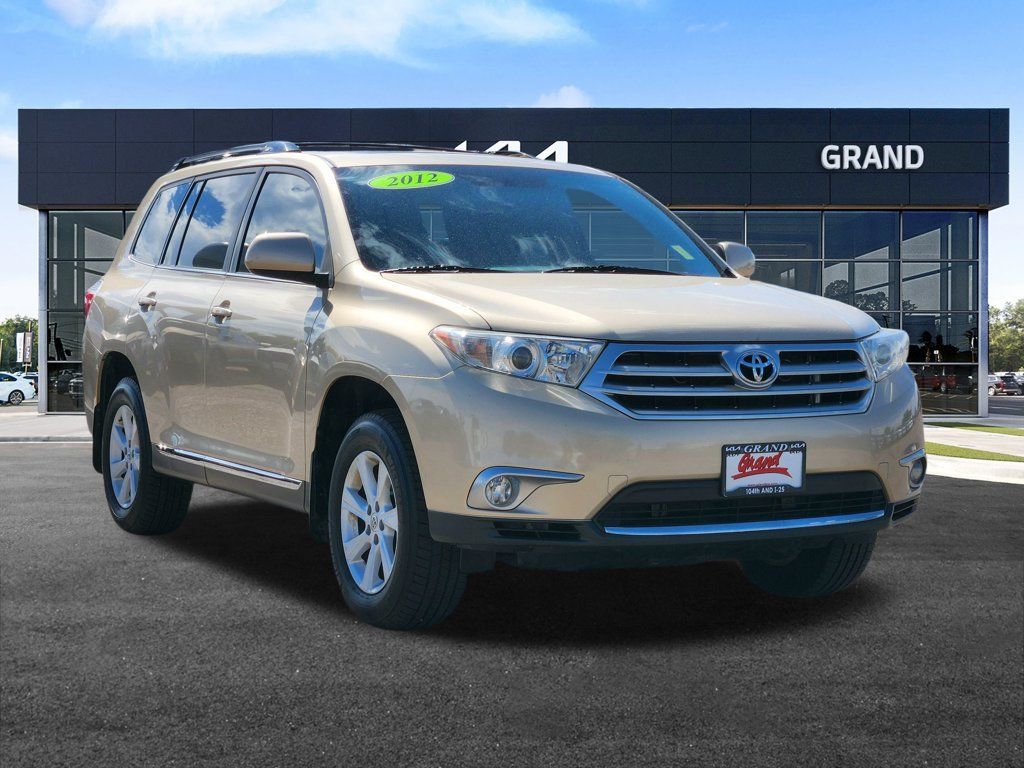 Used 2012 Toyota Highlander SE w/ Tow Pkg AWD/4WD image 2
