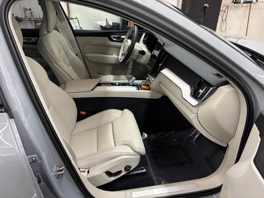 Certified 2026 Volvo XC60 T8 Ultra w/ Protection Package Premier AWD/4WD image 19