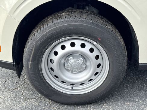 New 2025 Ford Maverick XL image 11