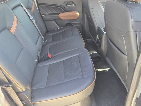 Used 2023 GMC Canyon AT4 w/ AT4 Premium Package AWD/4WD image 16