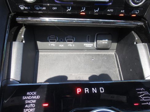 Used 2023 Jeep Grand Cherokee Summit AWD/4WD image 40