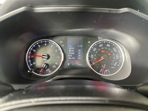 Used 2021 Toyota RAV4 XLE w/ Convenience Package FWD image 27