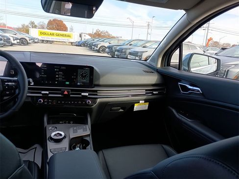 Certified 2026 Kia Sportage EX image 11