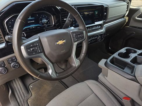 Used 2023 Chevrolet Silverado 1500 LT w/ Safety Package AWD/4WD image 15