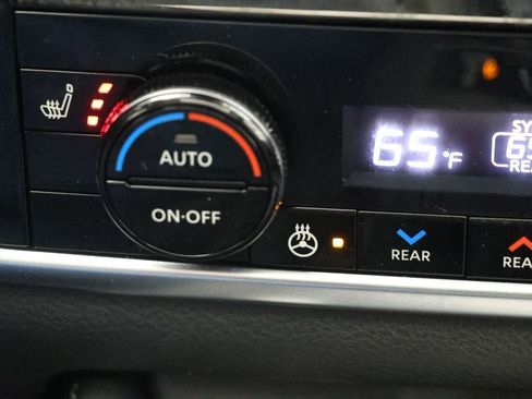 Used 2023 Nissan Rogue SL w/ SL Premium Package image 22