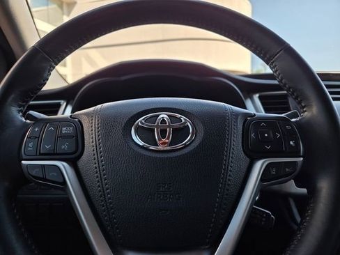 Used 2018 Toyota Highlander SE AWD/4WD image 31