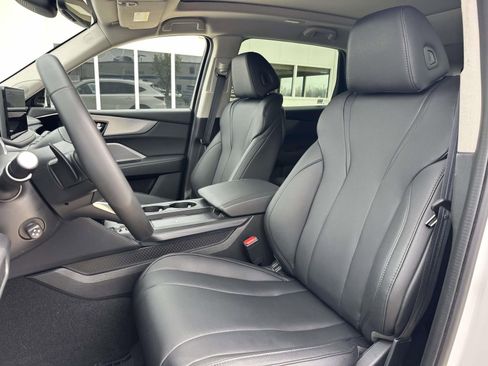 Certified 2025 Acura MDX SH-AWD image 16