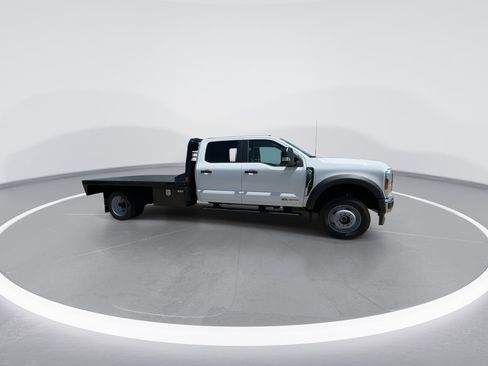 New 2025 Ford F550 4x4 Crew Cab image 9