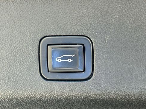 Used 2022 Cadillac Escalade ESV Sport Platinum w/ LPO, ONYX Package image 13