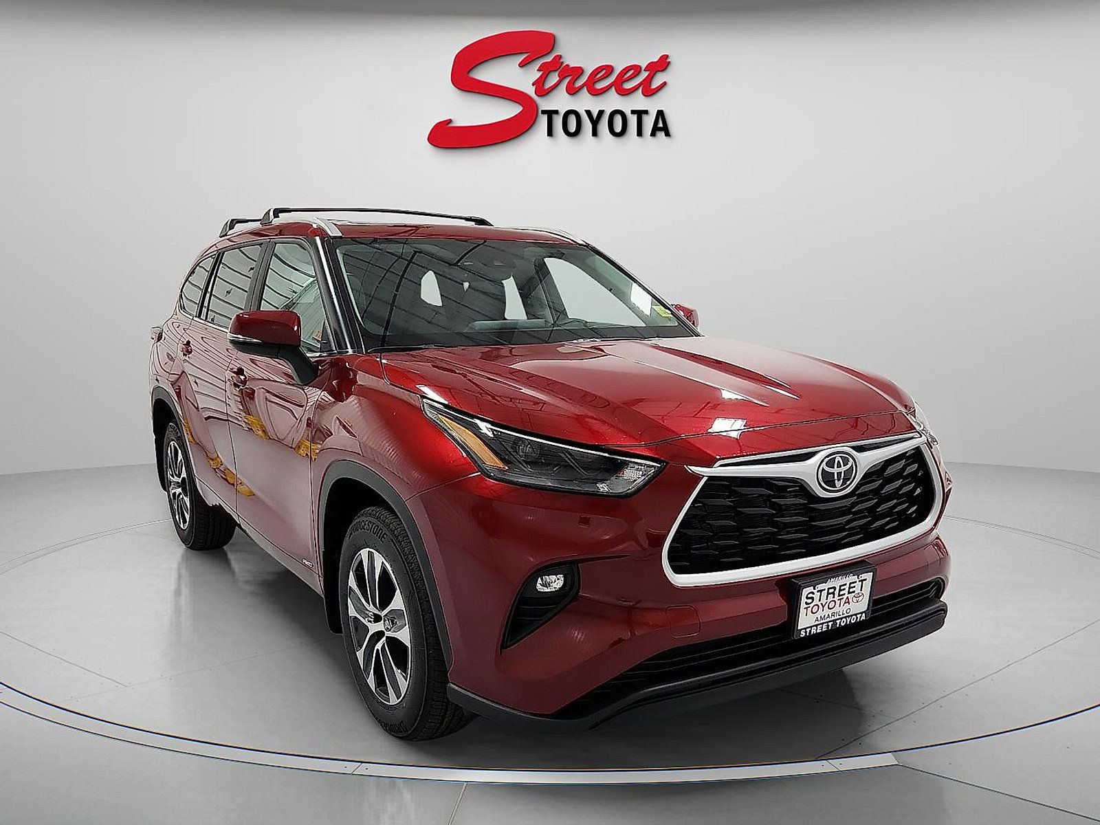 Certified 2026 Toyota Highlander XLE AWD/4WD image 5