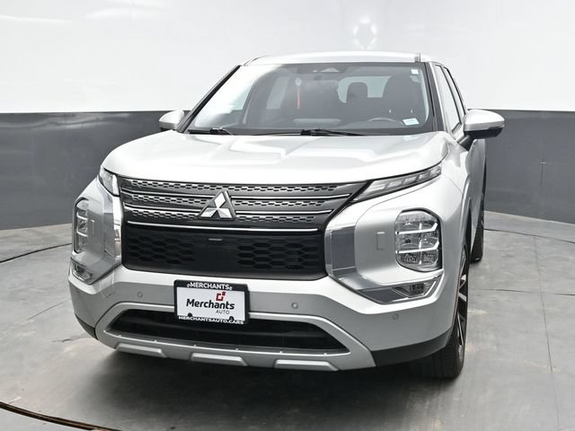 Used 2024 Mitsubishi Outlander SE AWD/4WD image 2
