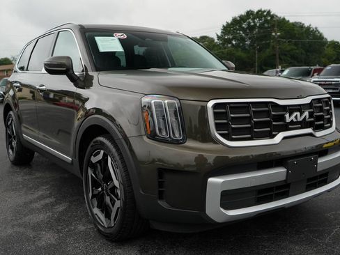 Used 2025 Kia Telluride S AWD/4WD image 41