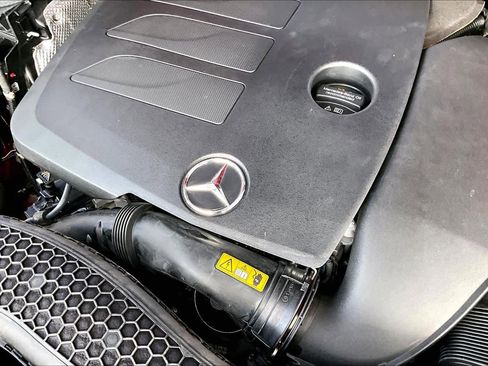 Certified 2020 Mercedes-Benz GLC 300 image 33