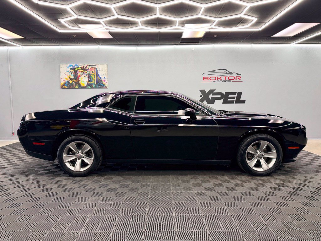 Used 2016 Dodge Challenger SXT RWD image 17
