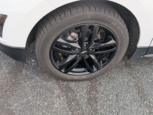 Used 2021 Chevrolet Equinox LT image 12