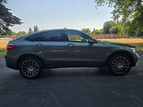 Used 2019 Mercedes-Benz GLC 300 4MATIC Coupe image 7