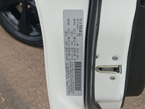 Used 2020 Jeep Cherokee Latitude Plus image 26