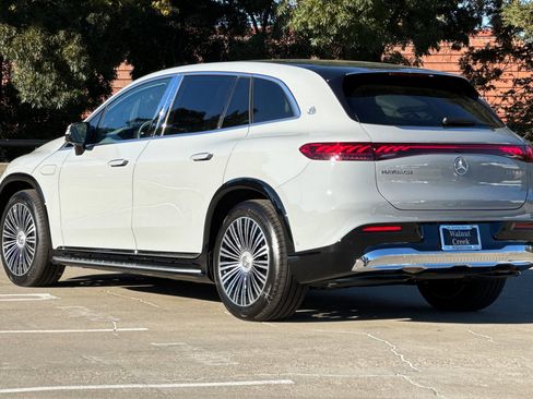 New 2025 Mercedes-Benz Maybach EQS 680 4MATIC image 3