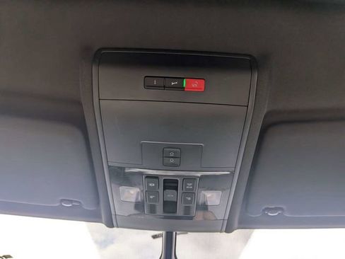 Certified 2021 Volkswagen Atlas Cross Sport SE FWD image 27