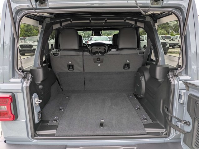 New 2026 Jeep Wrangler Unlimited Sahara AWD/4WD image 12