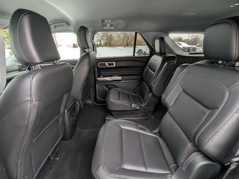 Used 2023 Ford Explorer XLT w/ Equipment Group 202A image 29