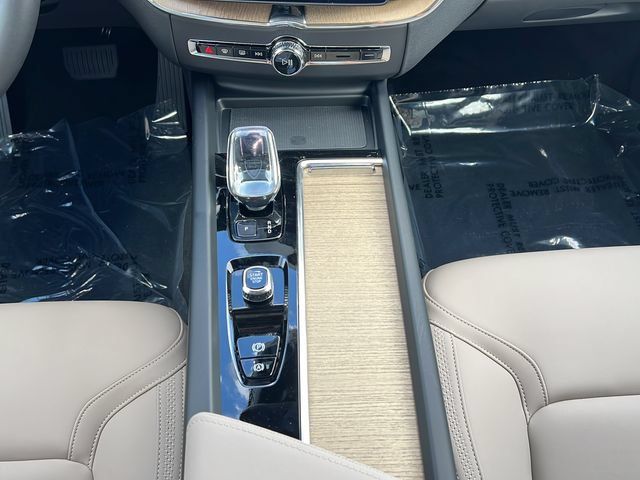 New 2026 Volvo XC60 T8 Plus w/ Protection Package Premier AWD/4WD image 14