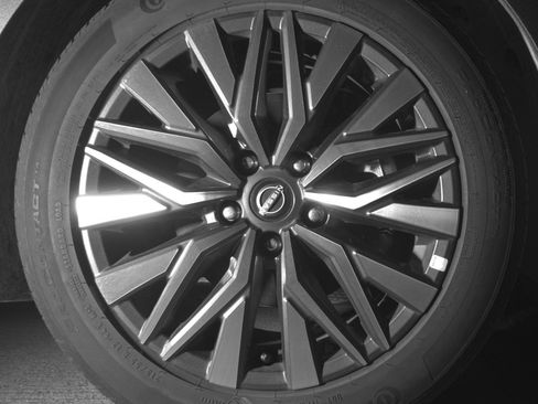 Used 2025 Nissan Altima 2.5 SV image 13