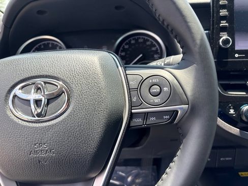 Used 2024 Toyota Camry XLE FWD image 28